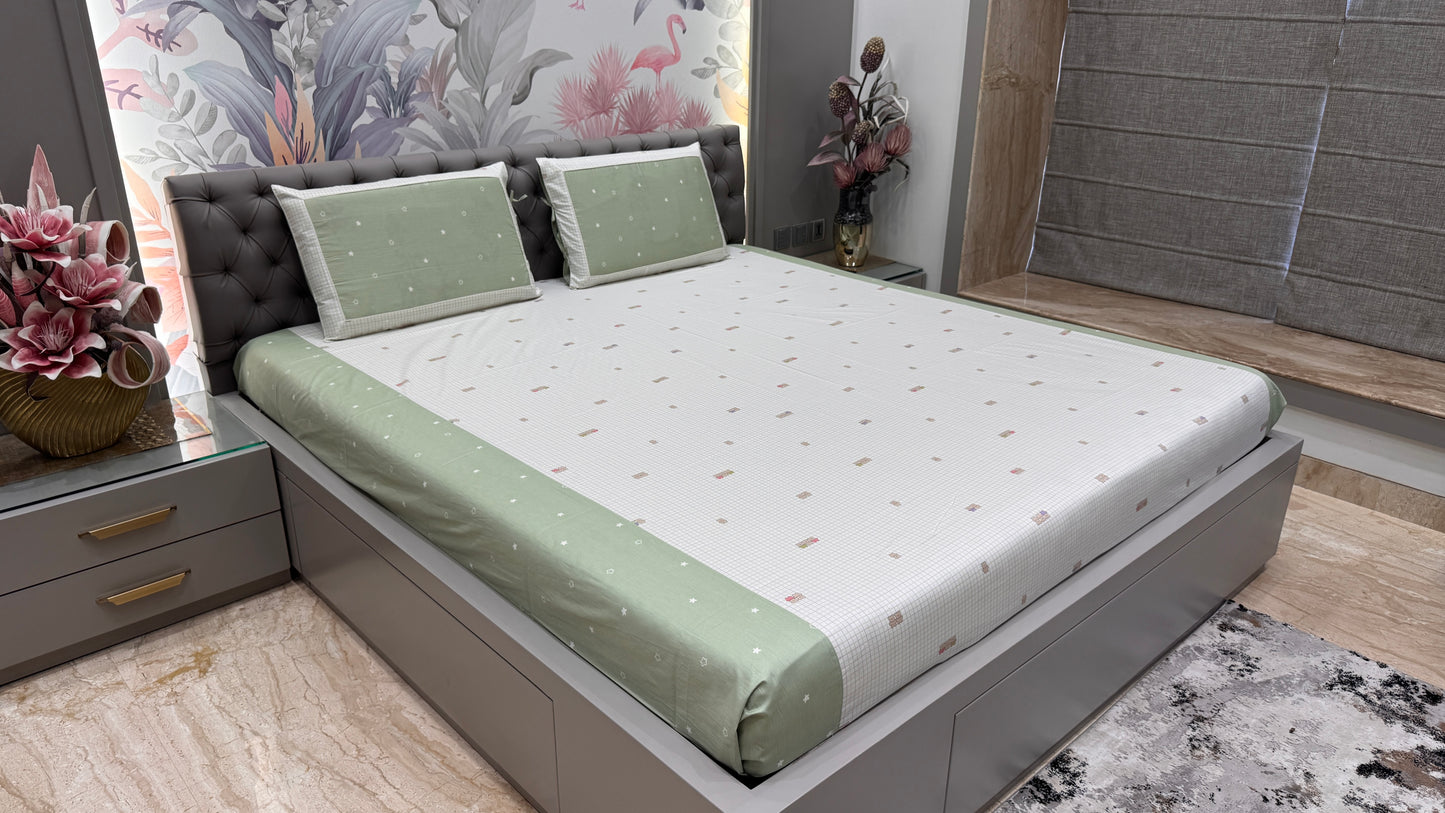 Imported Pure Cotton Mini Teddy Bear Printed Bedsheet