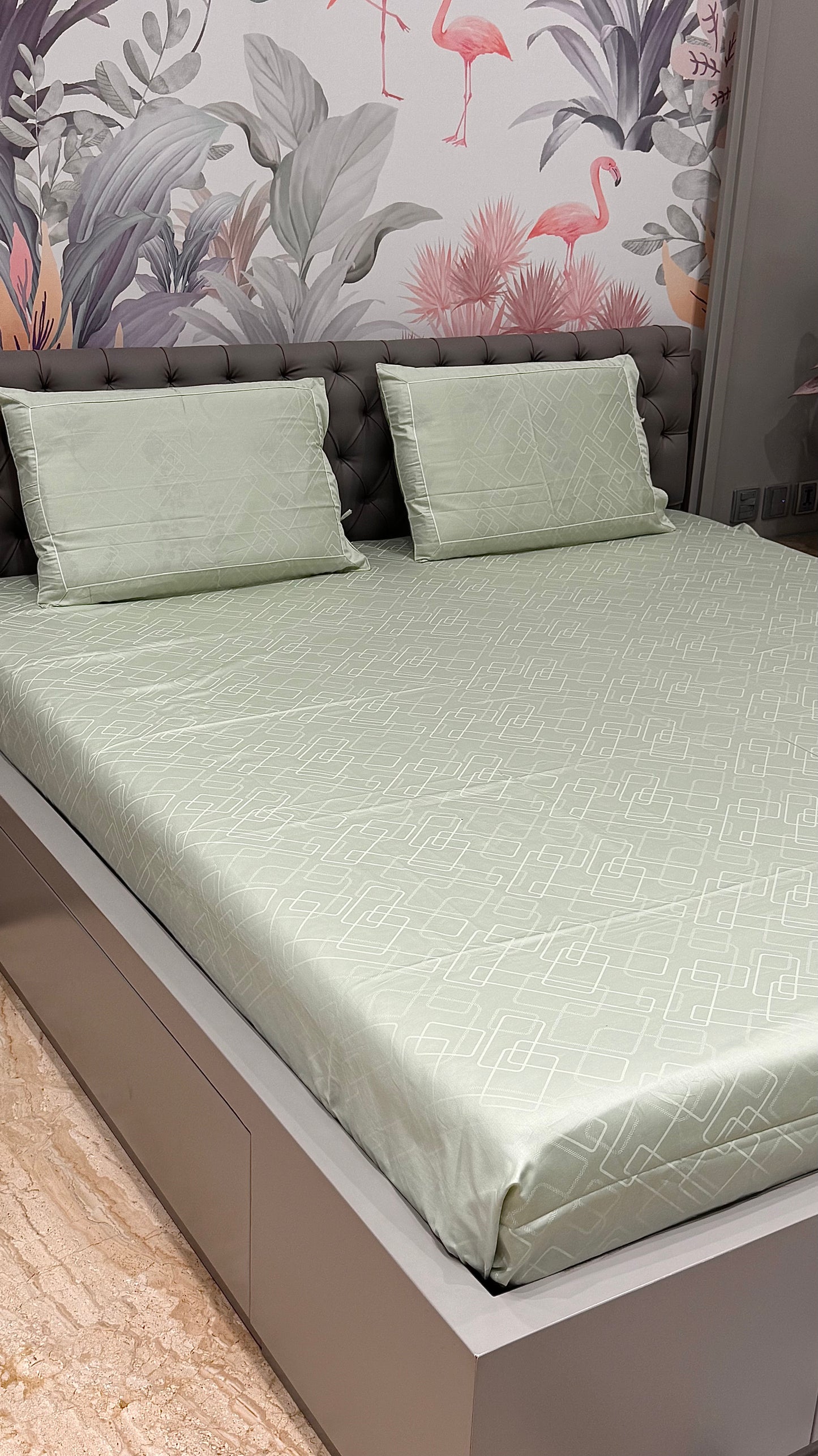 Exclusive 300TC Jacquard Geomertic Check Print Bedsheet