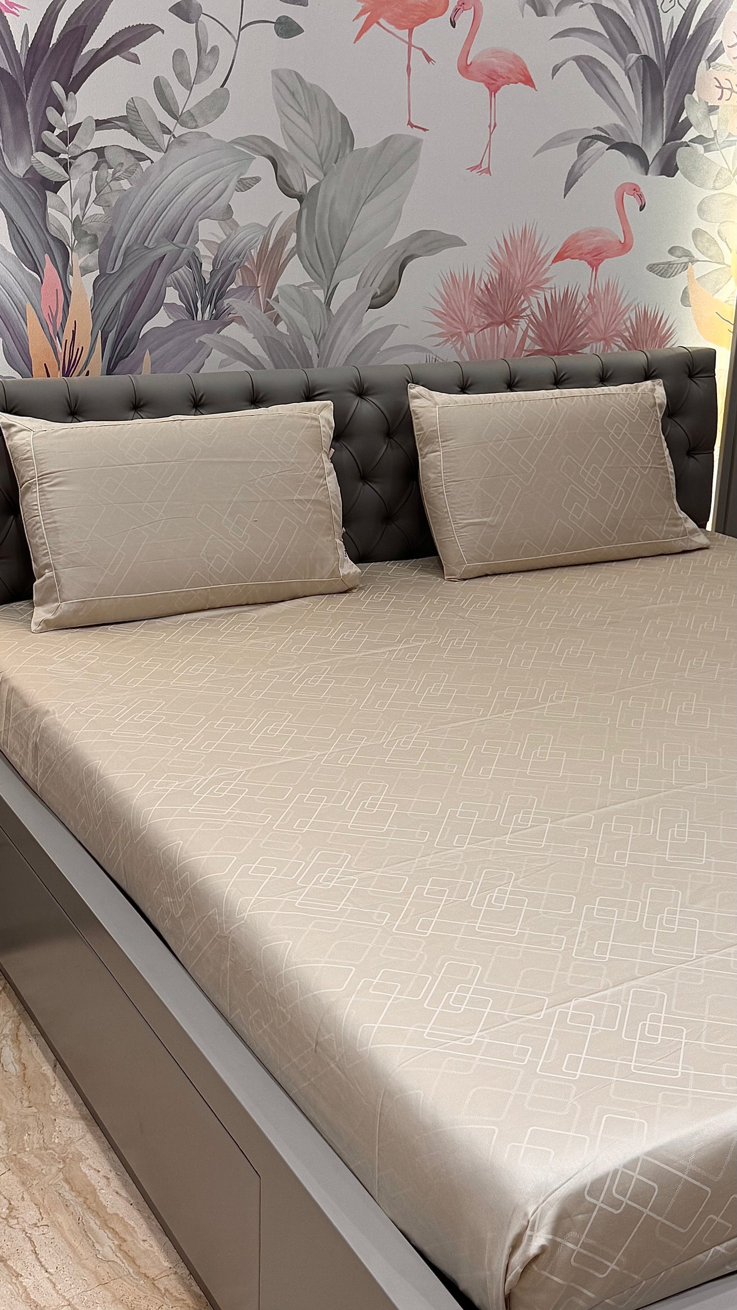 Exclusive 300TC Jacquard Geomertic Check Print Bedsheet